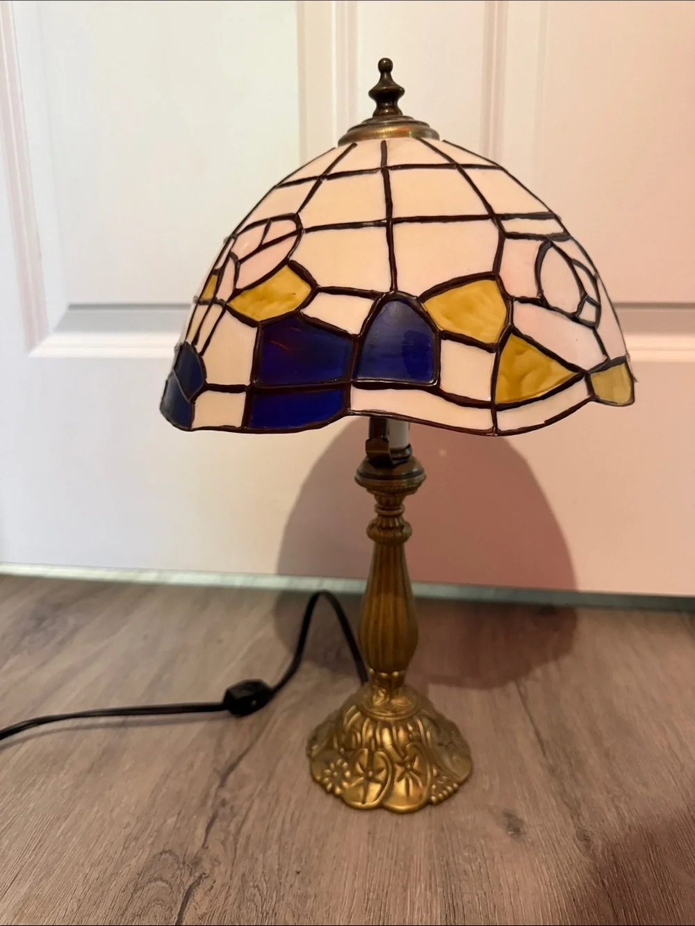 Vintage 1998 Tiffany Style Faux Stained Glass Lamp Blue & Amber Mosaic Shade 💕